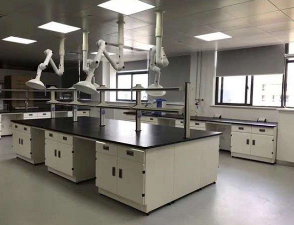 Pracovná doska z chemicky odolnej dosky